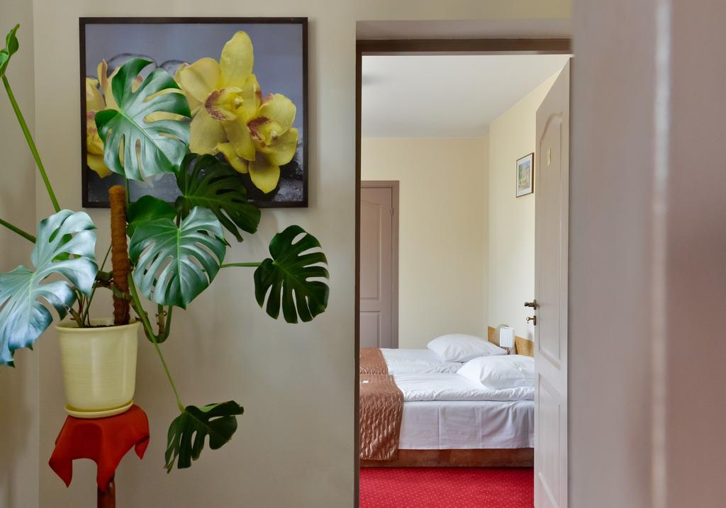 Harmonia Hotell Biała Podlaska Exteriör bild