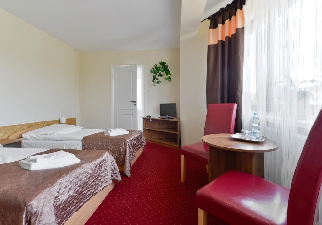 Harmonia Hotell Biała Podlaska Exteriör bild