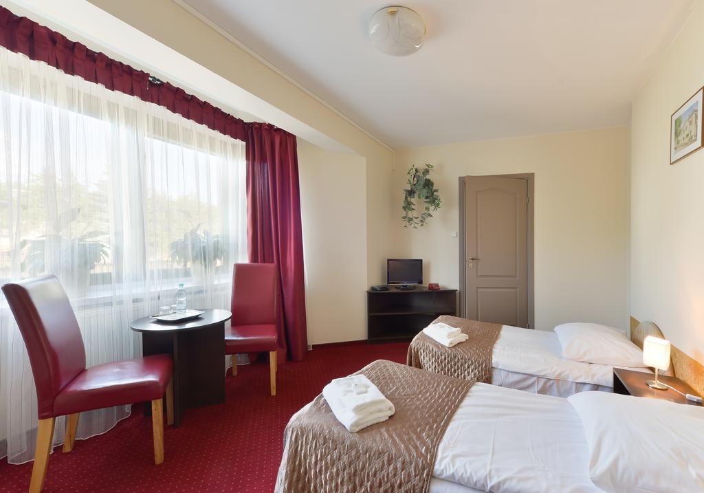 Harmonia Hotell Biała Podlaska Exteriör bild