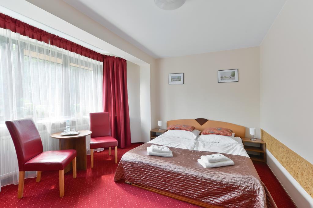 Harmonia Hotell Biała Podlaska Exteriör bild