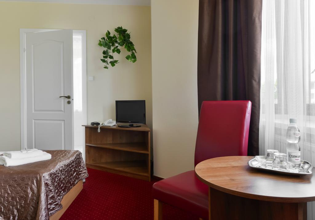 Harmonia Hotell Biała Podlaska Exteriör bild